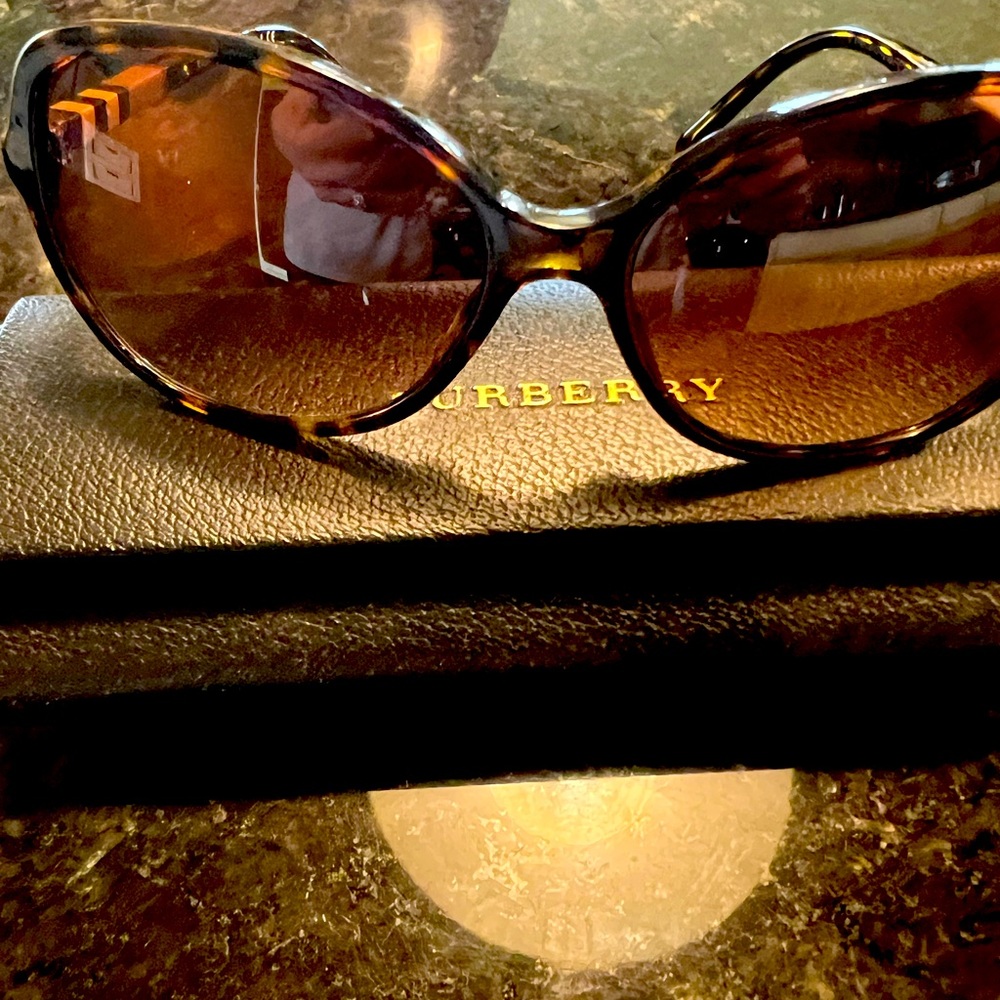 Burberry sunglasses